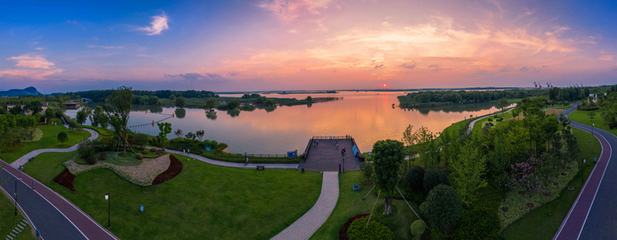 為了建設(shè)美麗中國--以習(xí)近平同志為核心的黨中央關(guān)心推動(dòng)中央生態(tài)環(huán)境保護(hù)督察紀(jì)實(shí)